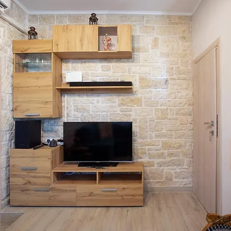 Family's Nest