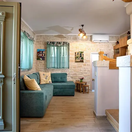 Family's Nest *